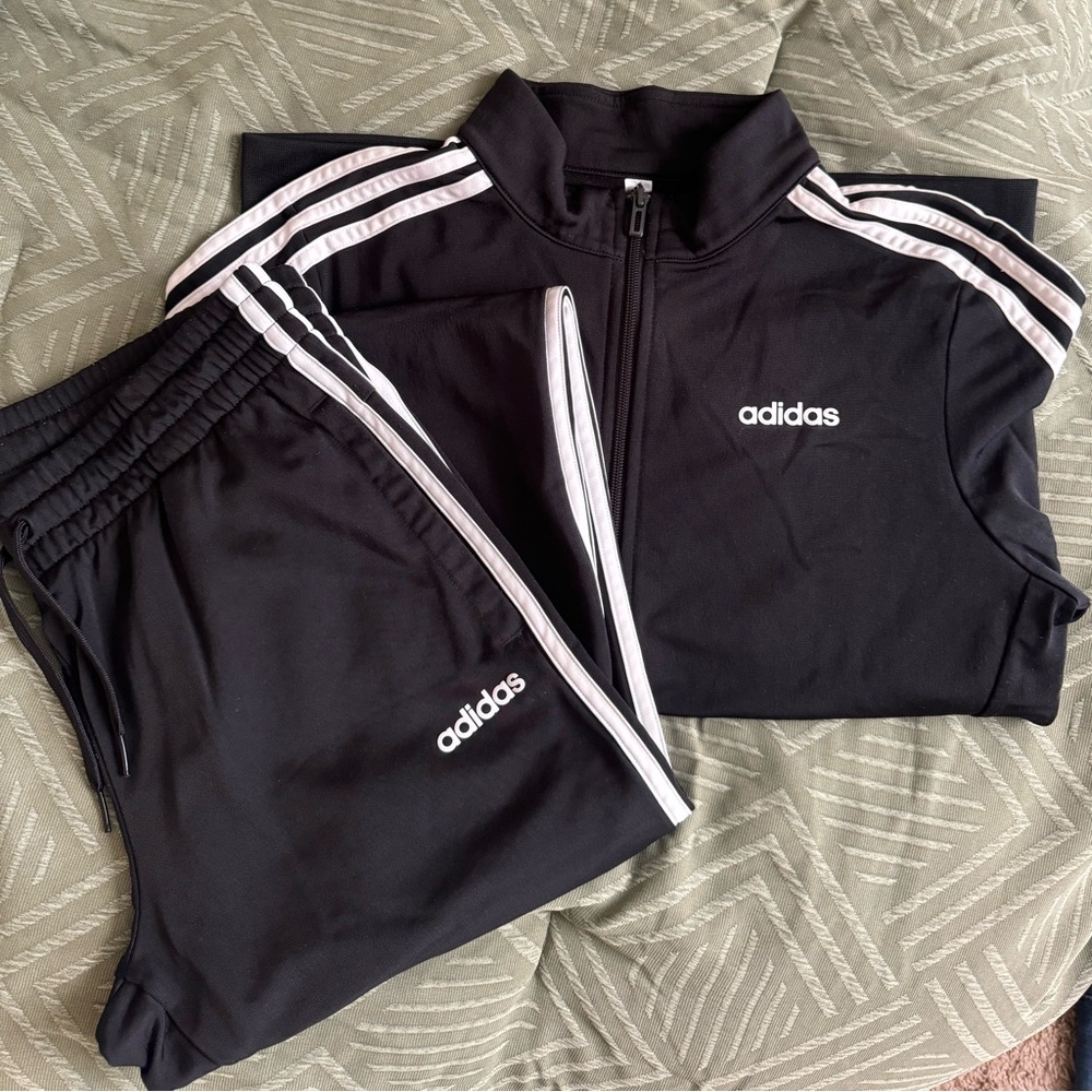Adidas track wear set